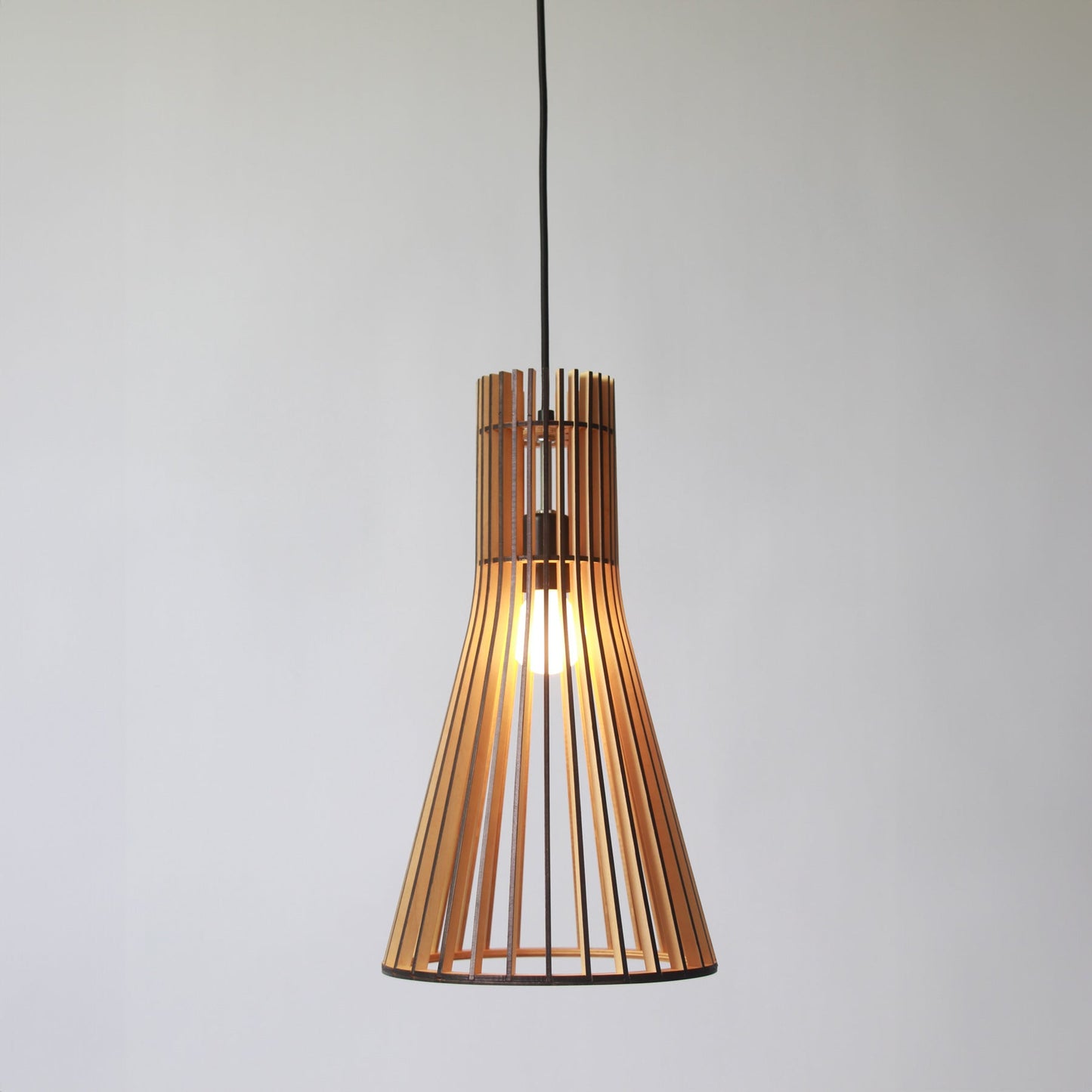 Tredo Wood Pendant Light