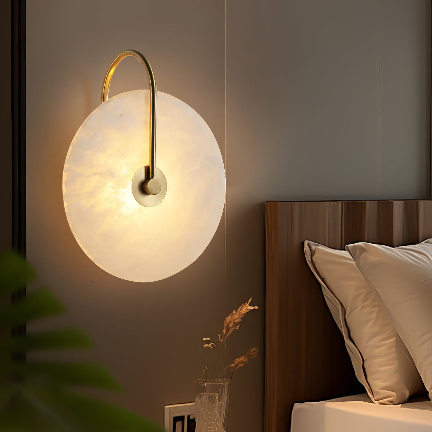Luma Round Wall Light