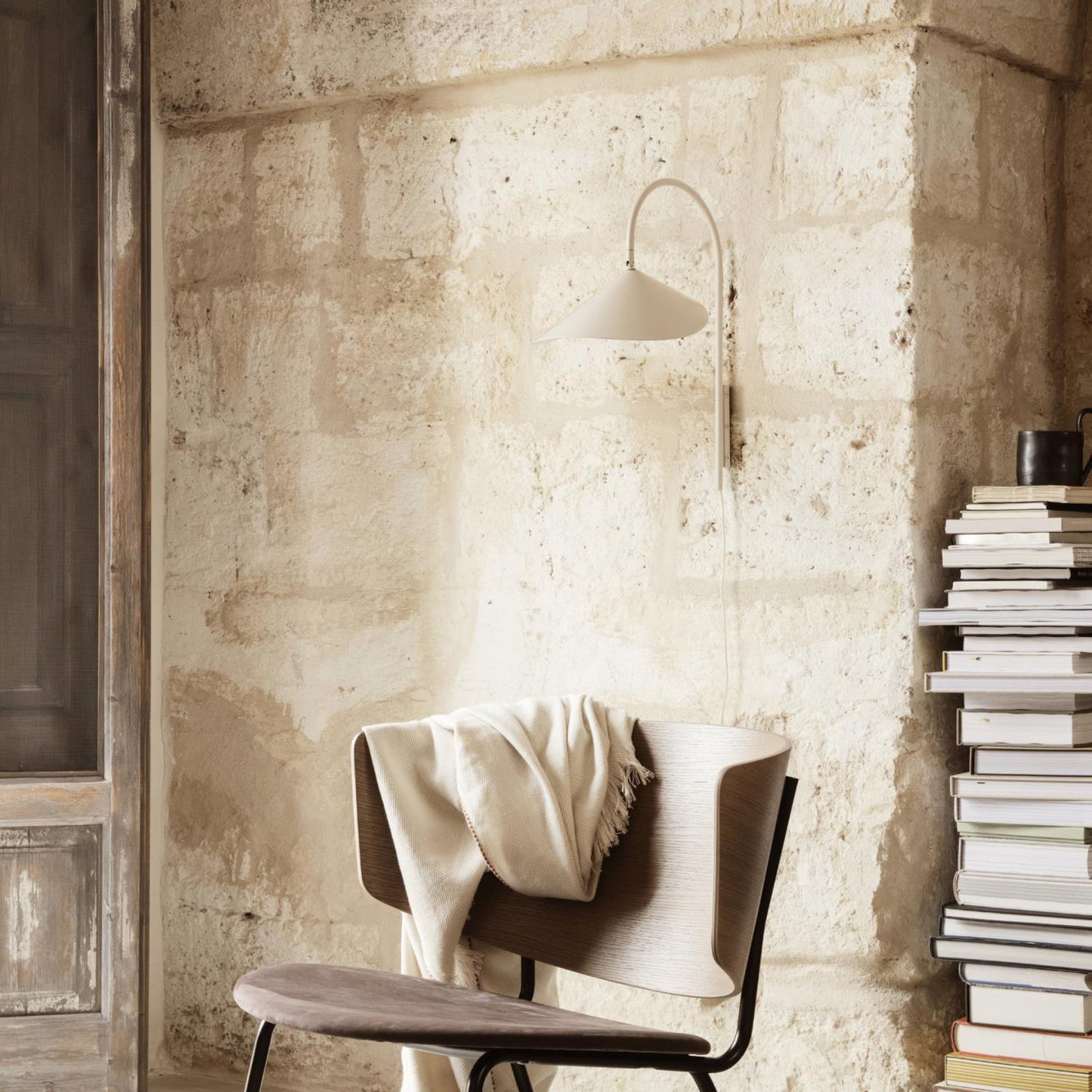 Arcora Curved Wall Light