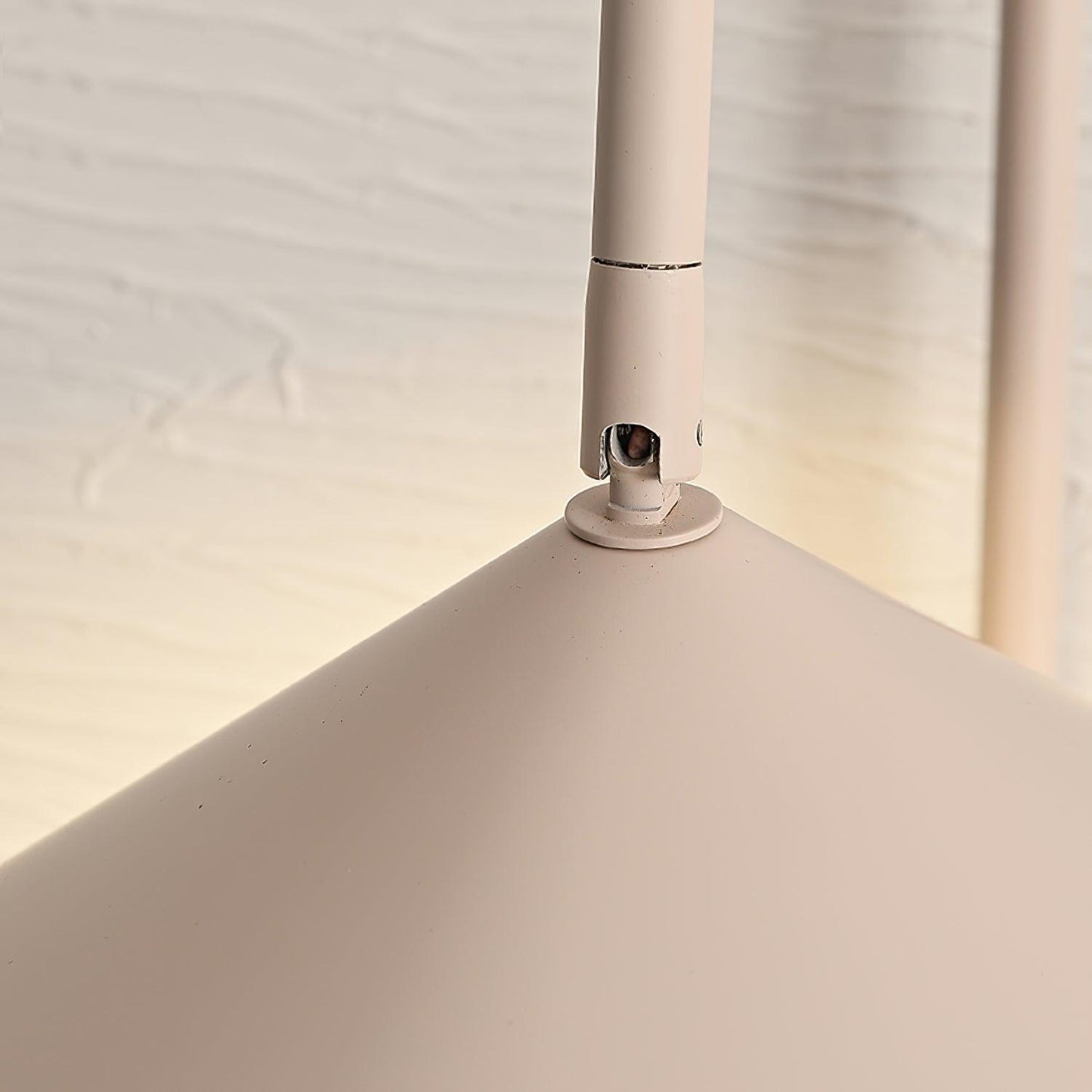 Arcora Curved Wall Light