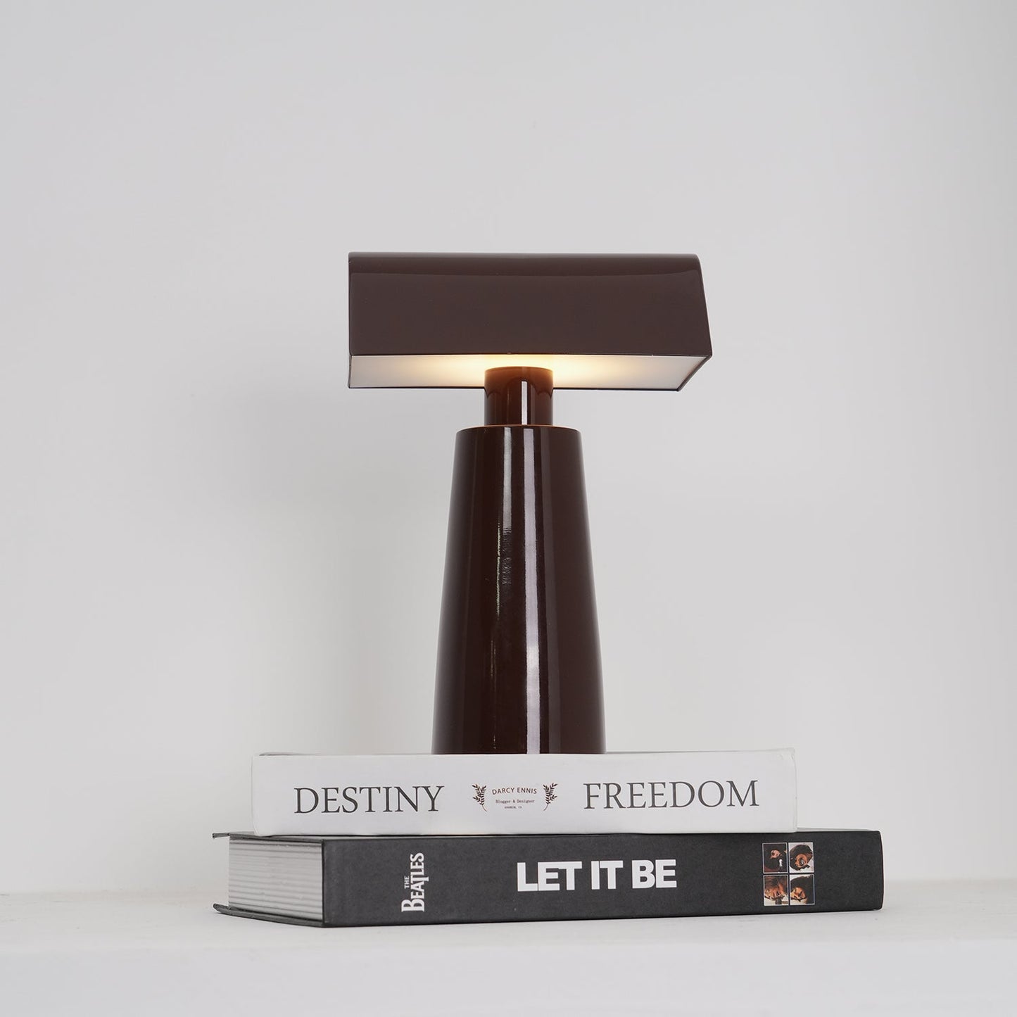 Caret Table Lamp (Built-in battery)