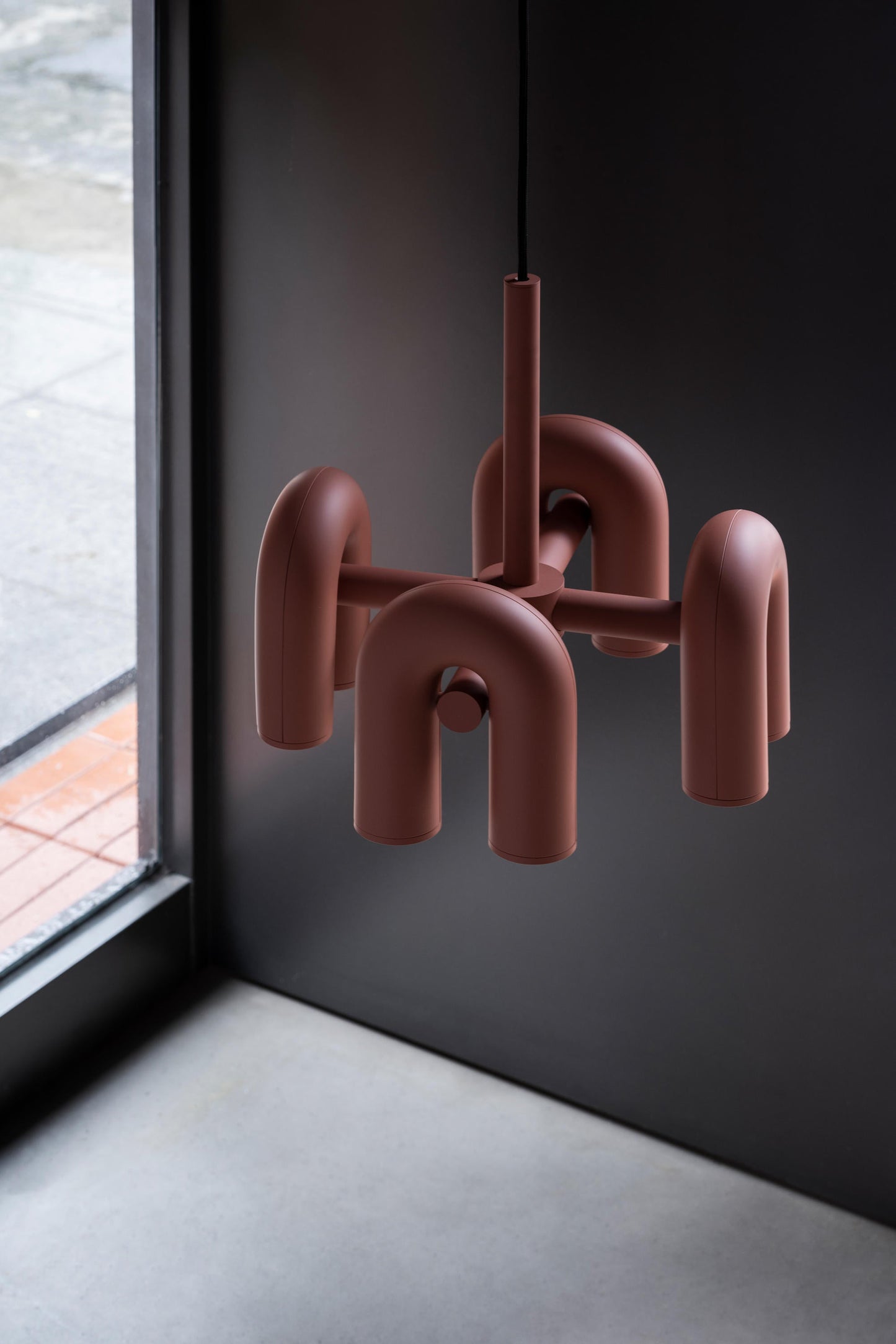 Lunaris Curve Chandelier