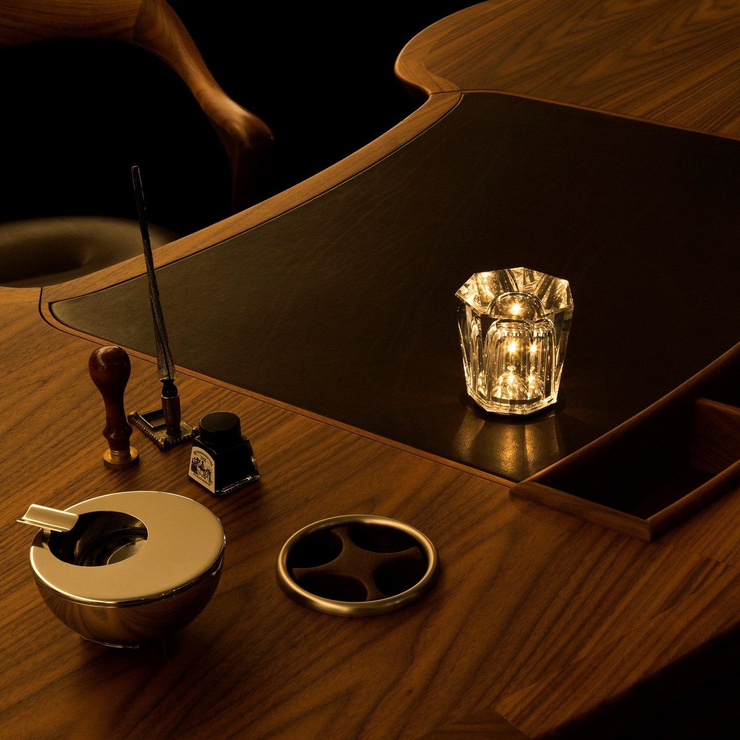 Crystal Diamond Table Lamp (Built-in Battery)