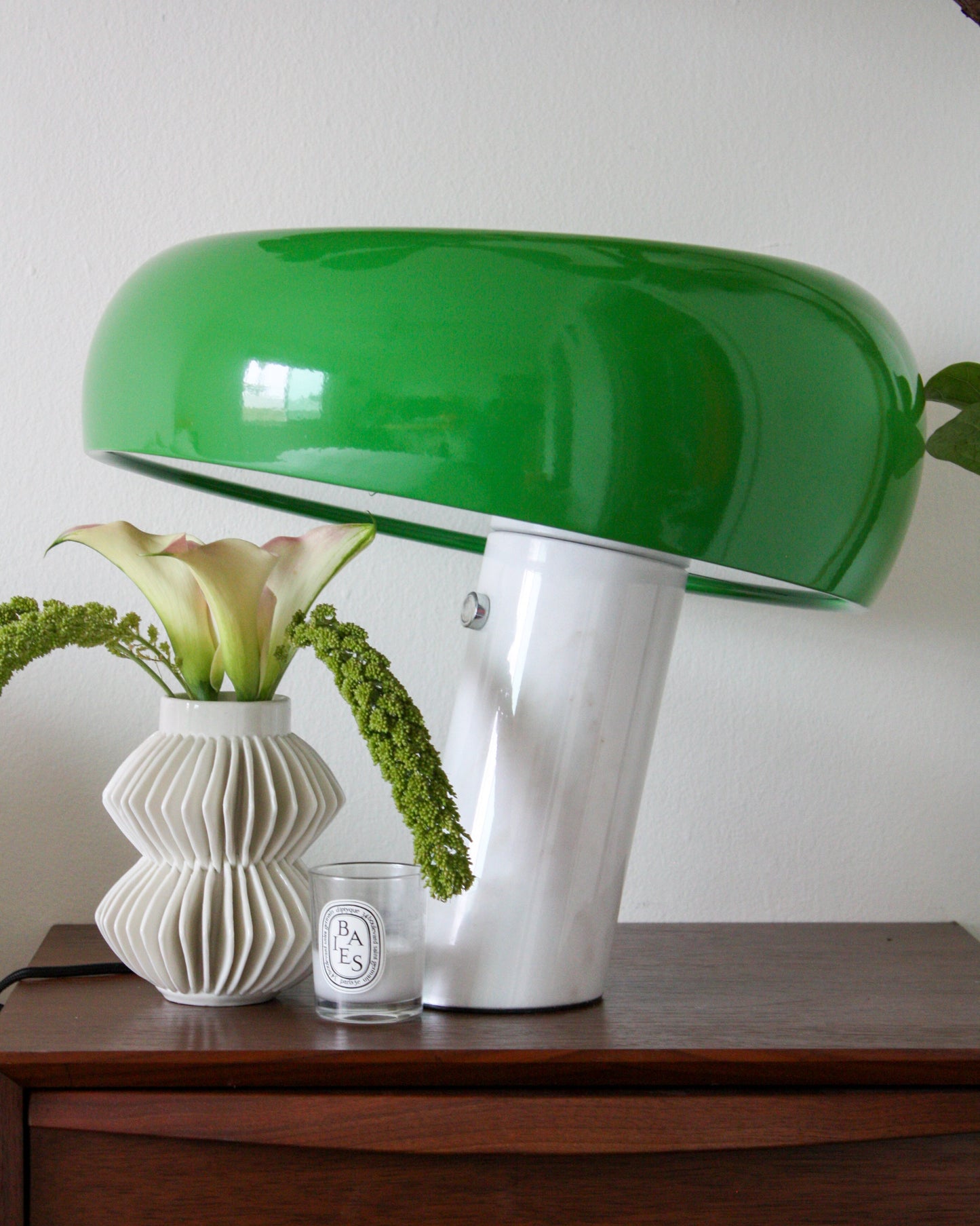 Modern Peanut Table Lamp