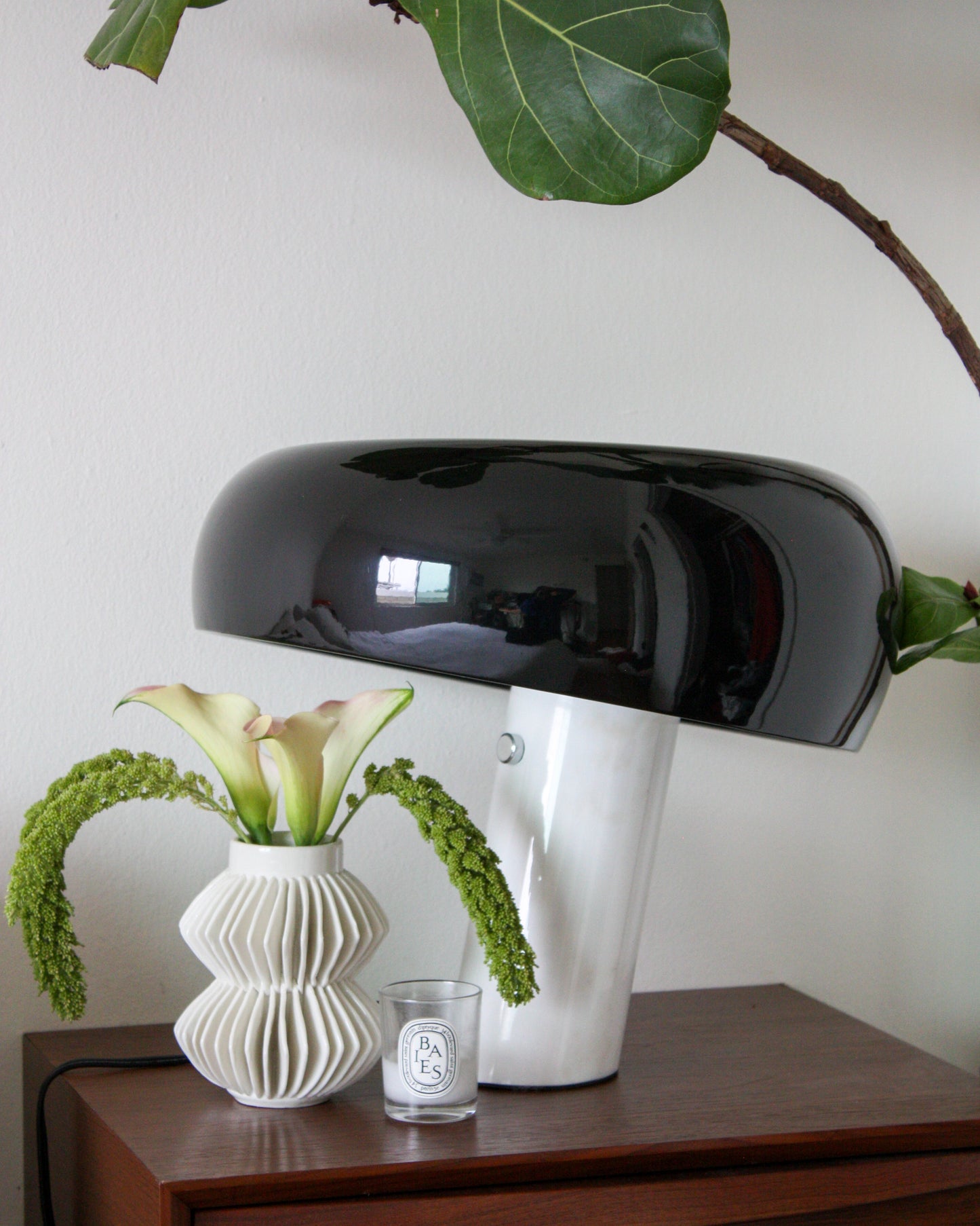 Modern Peanut Table Lamp