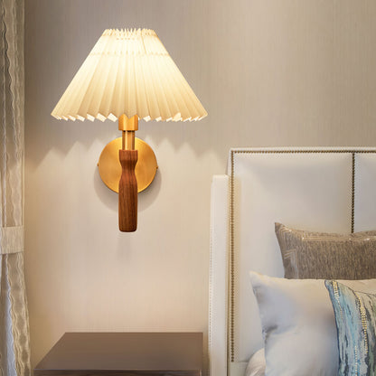 Maison Wooden Wall Lamp