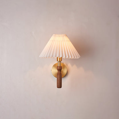 Maison Wooden Wall Lamp