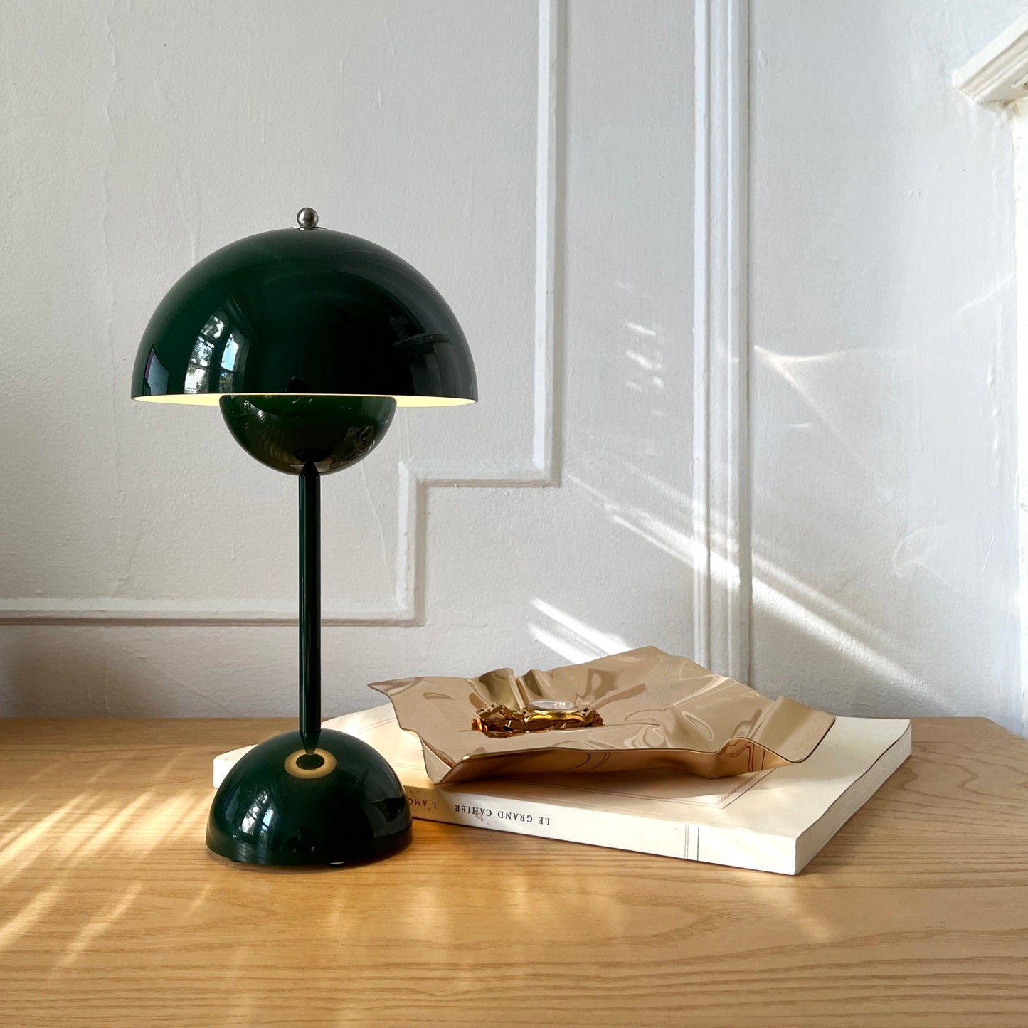 Modern Cordless Touch Control Table Lamp