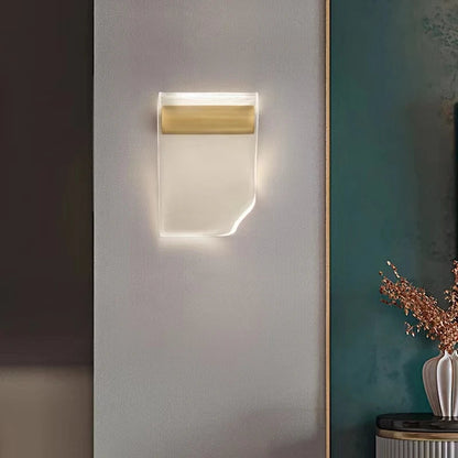 Zephyr Wall Lamp
