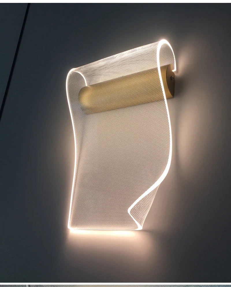 Zephyr Wall Lamp