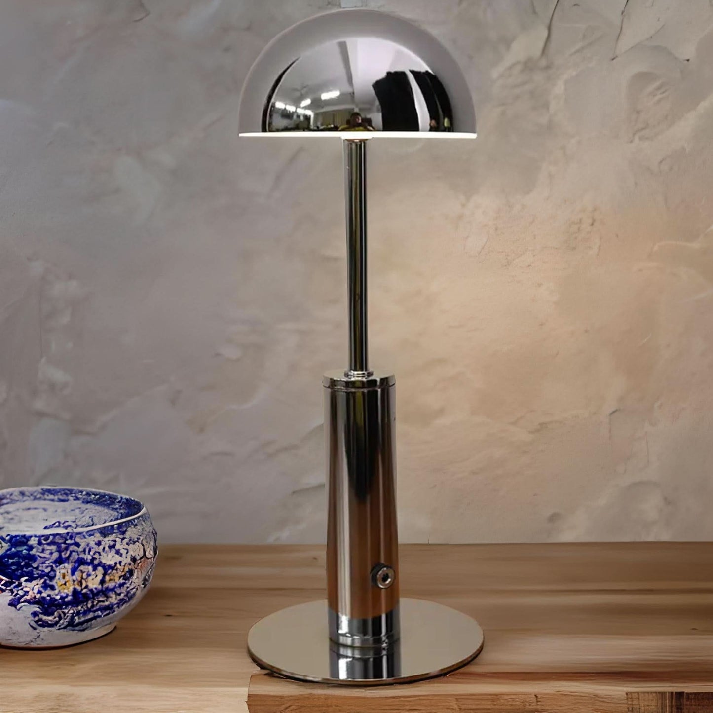 Warm Cordless LED Table Lamp