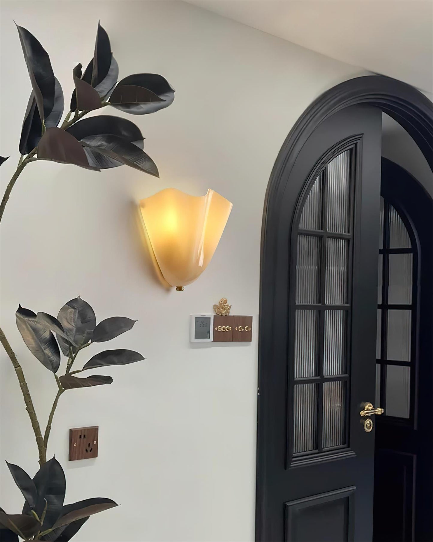 Vera Glass Petal Wall Sconce
