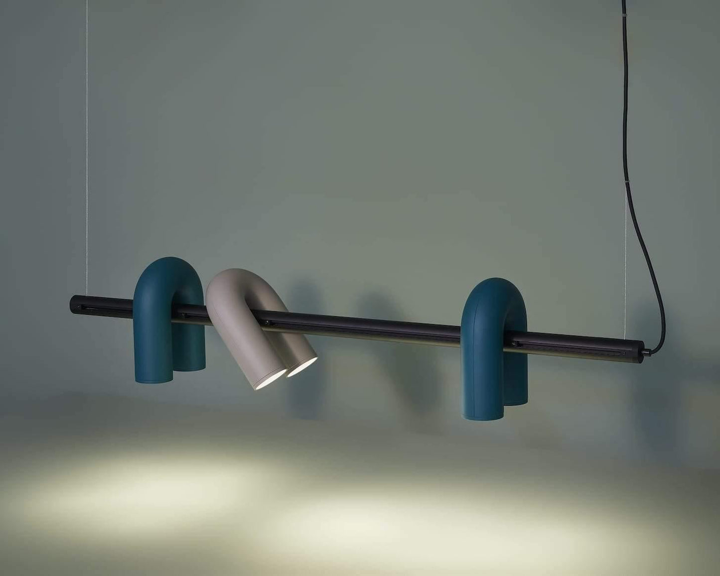 Lunaris Curve Chandelier