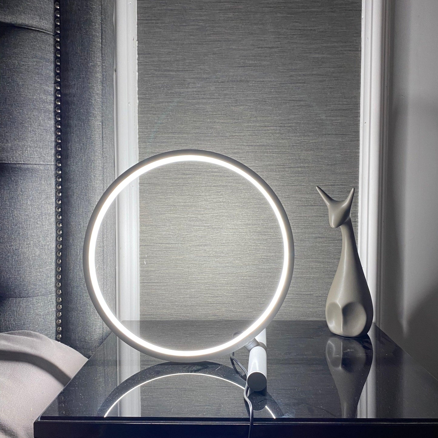 Circle Glow Table Lamp