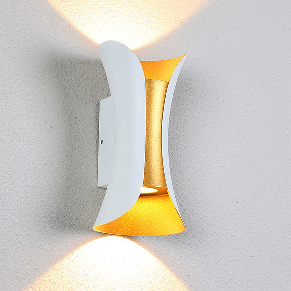 Curved Outdoor LED Wall Light