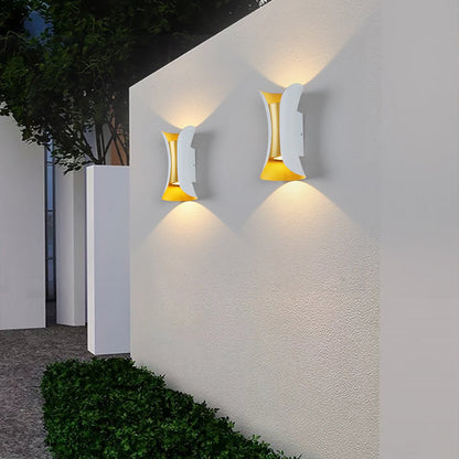 Curved Outdoor LED Wall Light