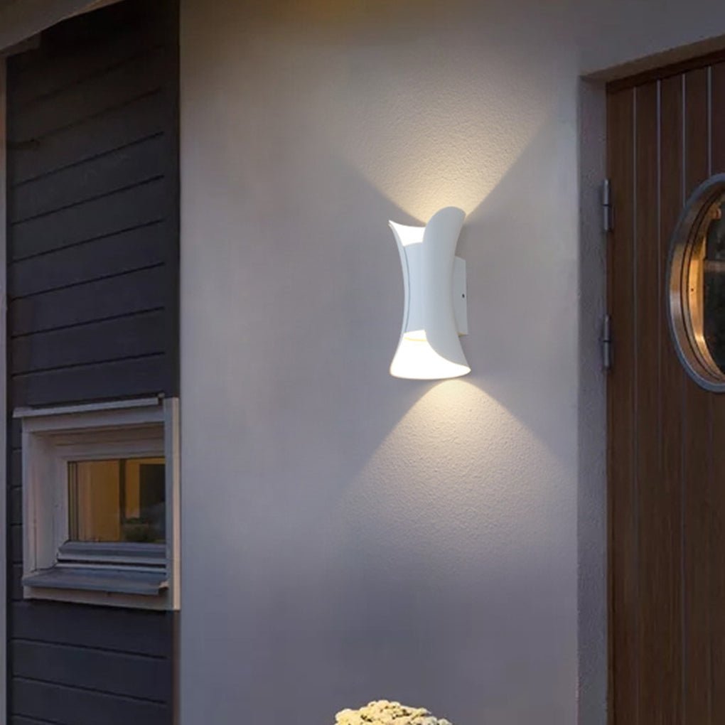 Curved Outdoor LED Wall Light