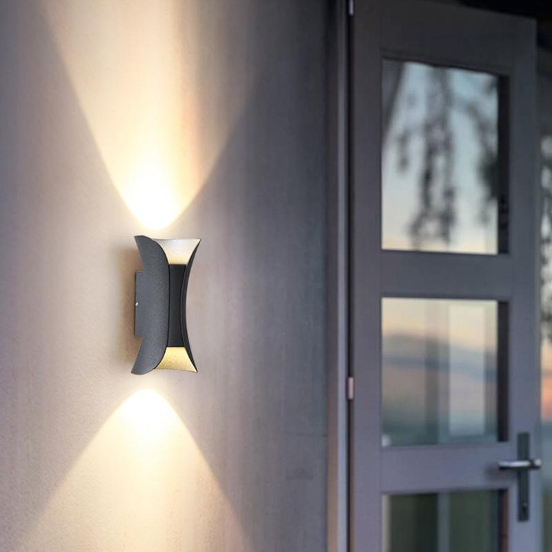 Curved Outdoor LED Wall Light