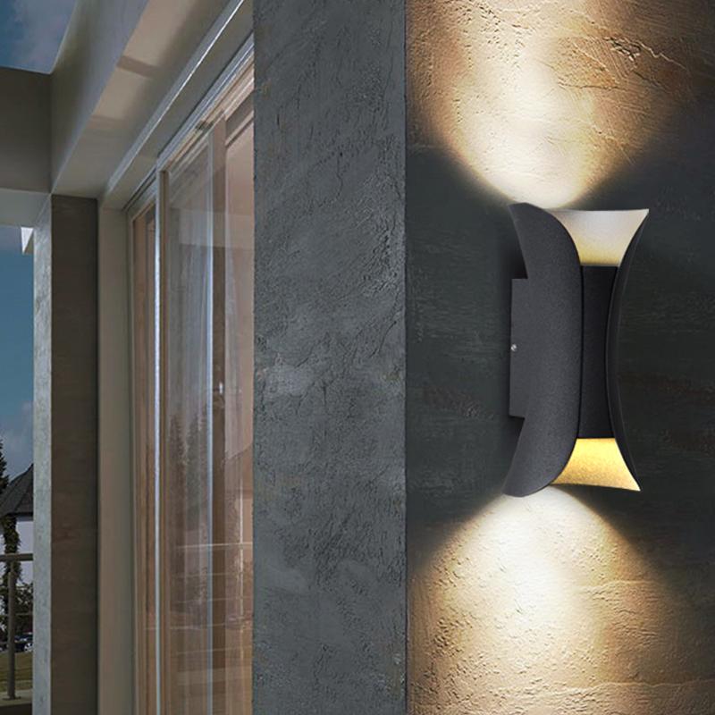 Curved Outdoor LED Wall Light