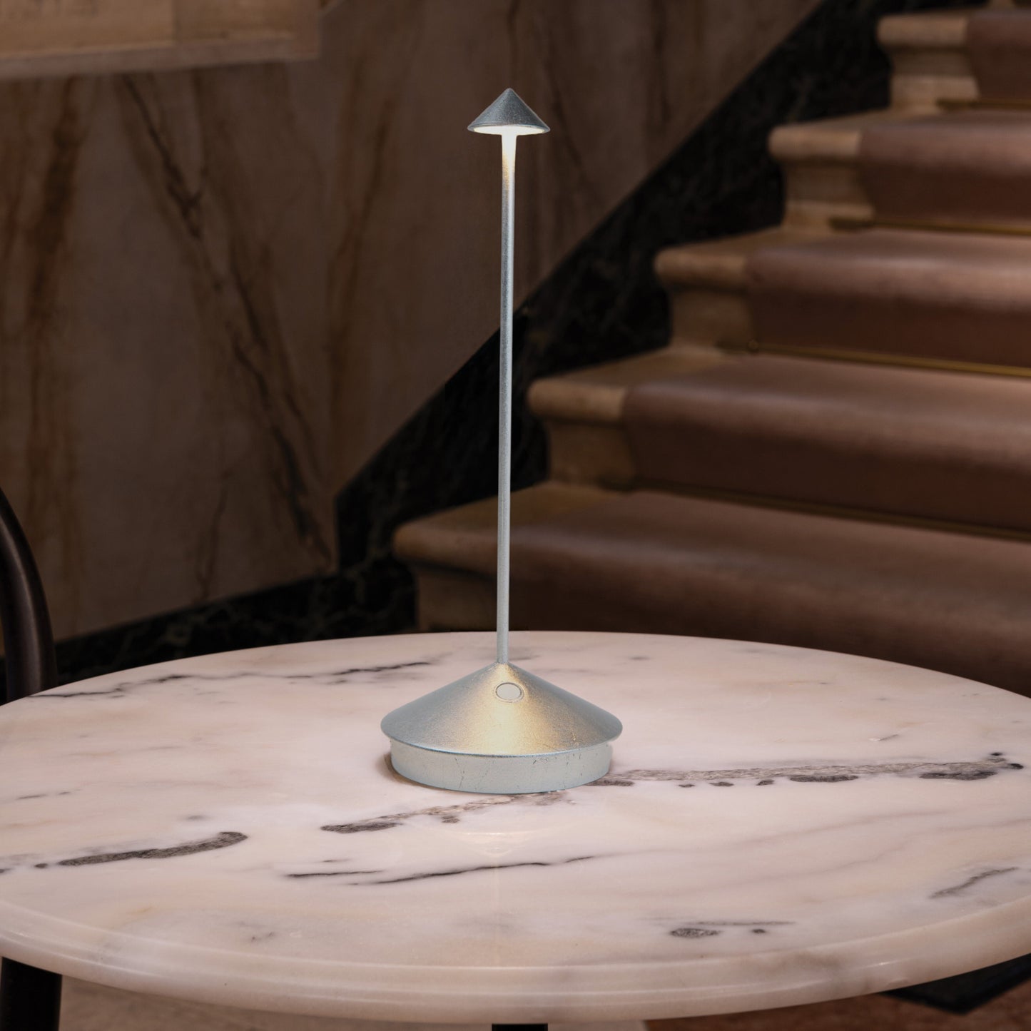 Modern Slim Cordless LED Table Lamp